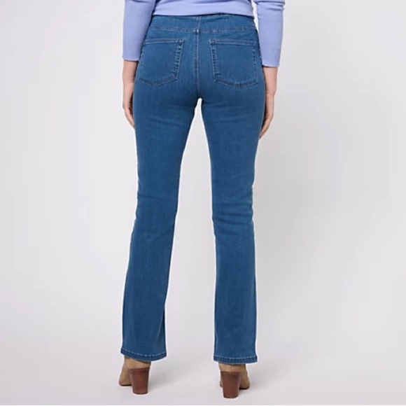 Denim & Co. Signature Perfect Flex Petite Pull-On‎ Jeans 20P - Picture 5 of 8